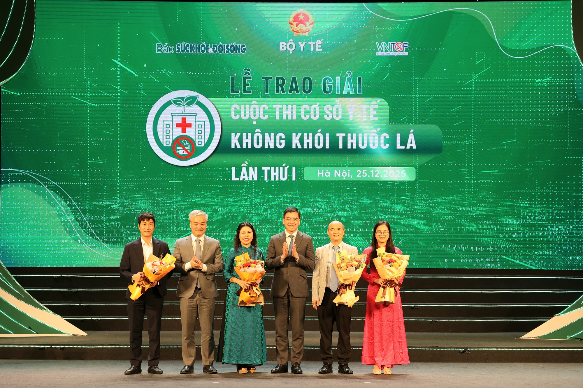 Trực tiếp Lễ  trao giải Cuộc thi &ldquo;Cơ sở y tế kh&ocirc;ng kh&oacute;i thuốc l&aacute;&rdquo; lần thứ I- Ảnh 2.