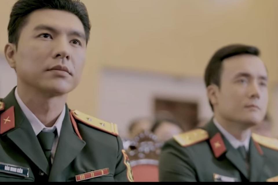 Phản ứng kh&aacute;n giả khi nam phản diện 'Mưa đỏ' đ&oacute;ng phim giờ v&agrave;ng VTV - Ảnh 1.