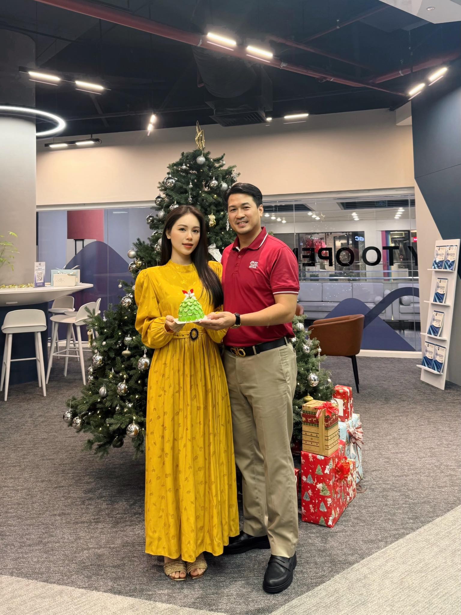 Phillip Nguyễn gửi lời yêu thương tới Linh Rin nhân dịp Giáng sinh 2023 - Ảnh 1. Phillip Nguyễn gửi lời yêu thương tới Linh Rin nhân dịp Giáng sinh 2023 - Ảnh 1.