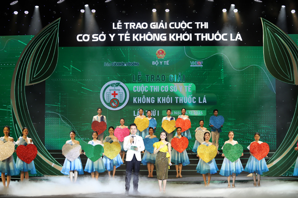 Ho&agrave;ng B&aacute;ch, Ho&agrave;ng Hồng Ngọc: H&atilde;y để 'kh&ocirc;ng kh&oacute;i thuốc l&aacute;' trở th&agrave;nh th&oacute;i quen mỗi ng&agrave;y - Ảnh 2.