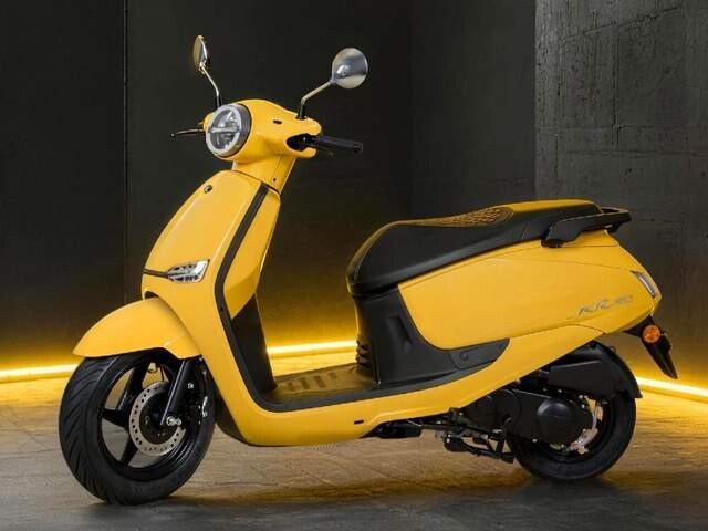 Xe ga gi&aacute; 26 triệu đồng đẹp cổ điển trang bị s&aacute;nh ngang Vision, rẻ như Wave Alpha - Ảnh 2.