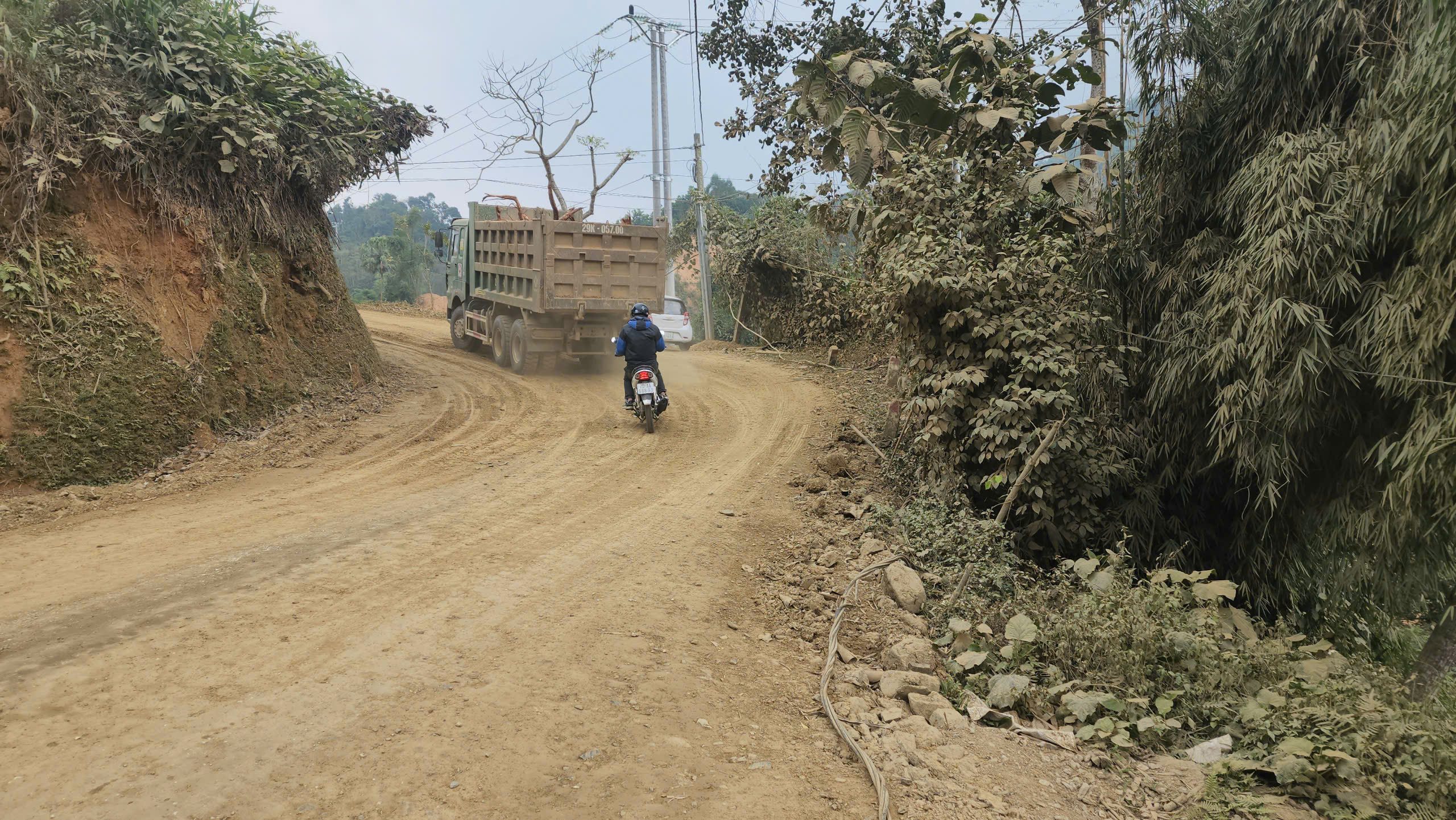 Th&aacute;i Nguy&ecirc;n: Bụi bặm v&agrave; nỗi lo &acirc;u của người d&acirc;n sống cạnh đường 259 - Ảnh 7.