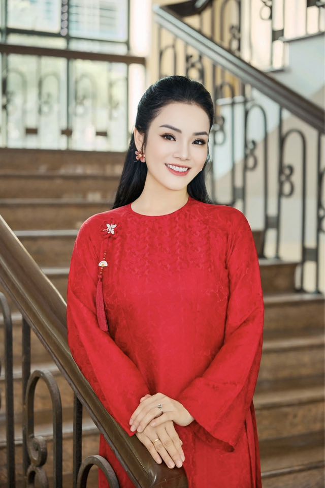 Ch&acirc;n dung nữ Tiến sĩ, NSƯT vừa trở th&agrave;nh 1 trong 3 PGS hiếm hoi của lĩnh vực thanh nhạc - Ảnh 4.