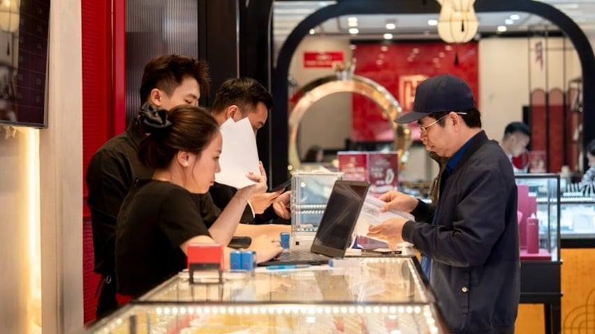 Gi&aacute; v&agrave;ng h&ocirc;m nay 27 / 12 tăng mạnh: Cập nhật gi&aacute; v&agrave;ng SJC , nhẫn 24k - Ảnh 1.