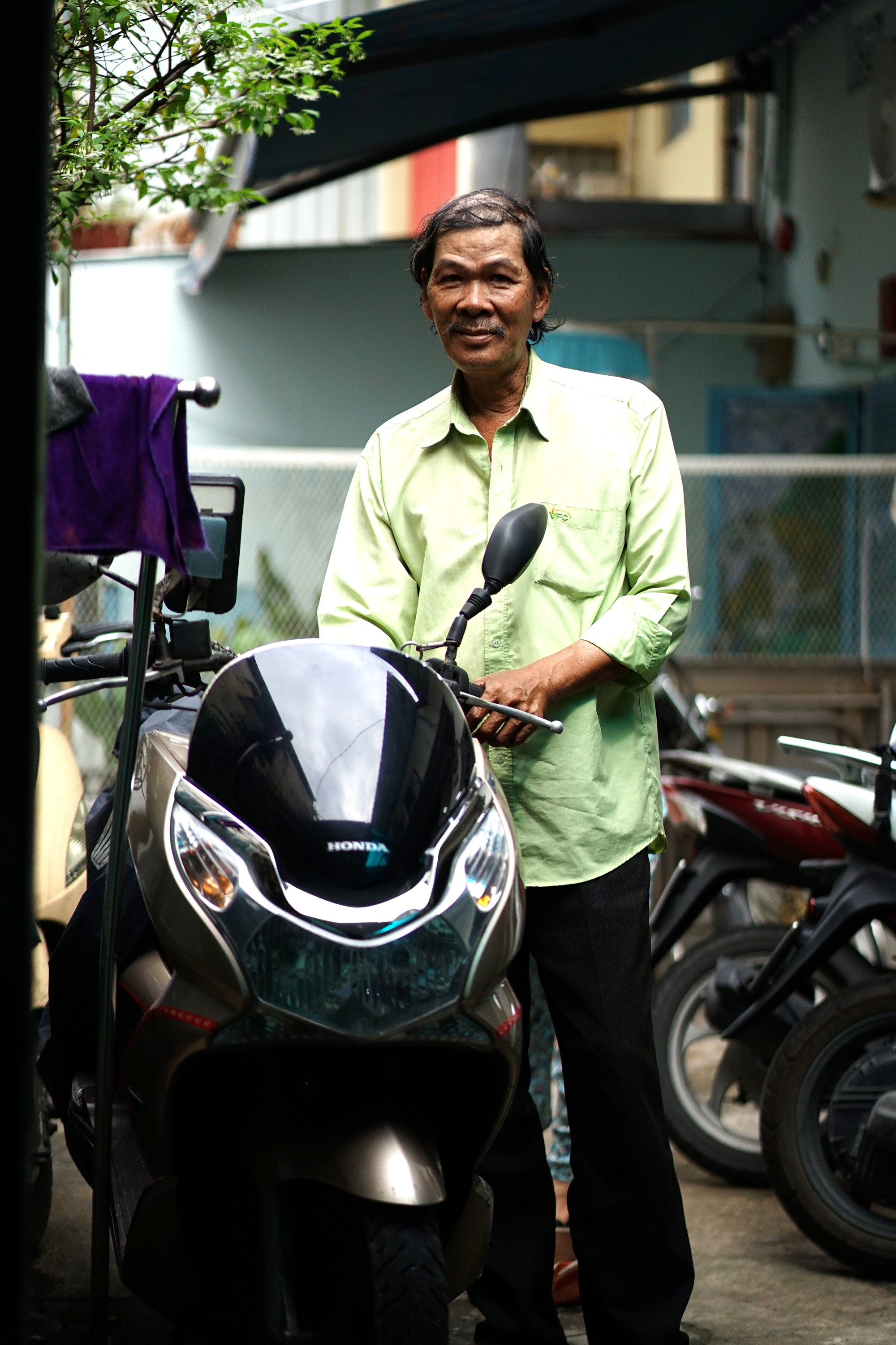 Gặp ch&uacute; xe &ocirc;m bị lan truyền sai sự thật tr&ecirc;n mạng: Tiết lộ về 2 chiếc xe PCX v&agrave; SH trong nh&agrave; - Ảnh 5.