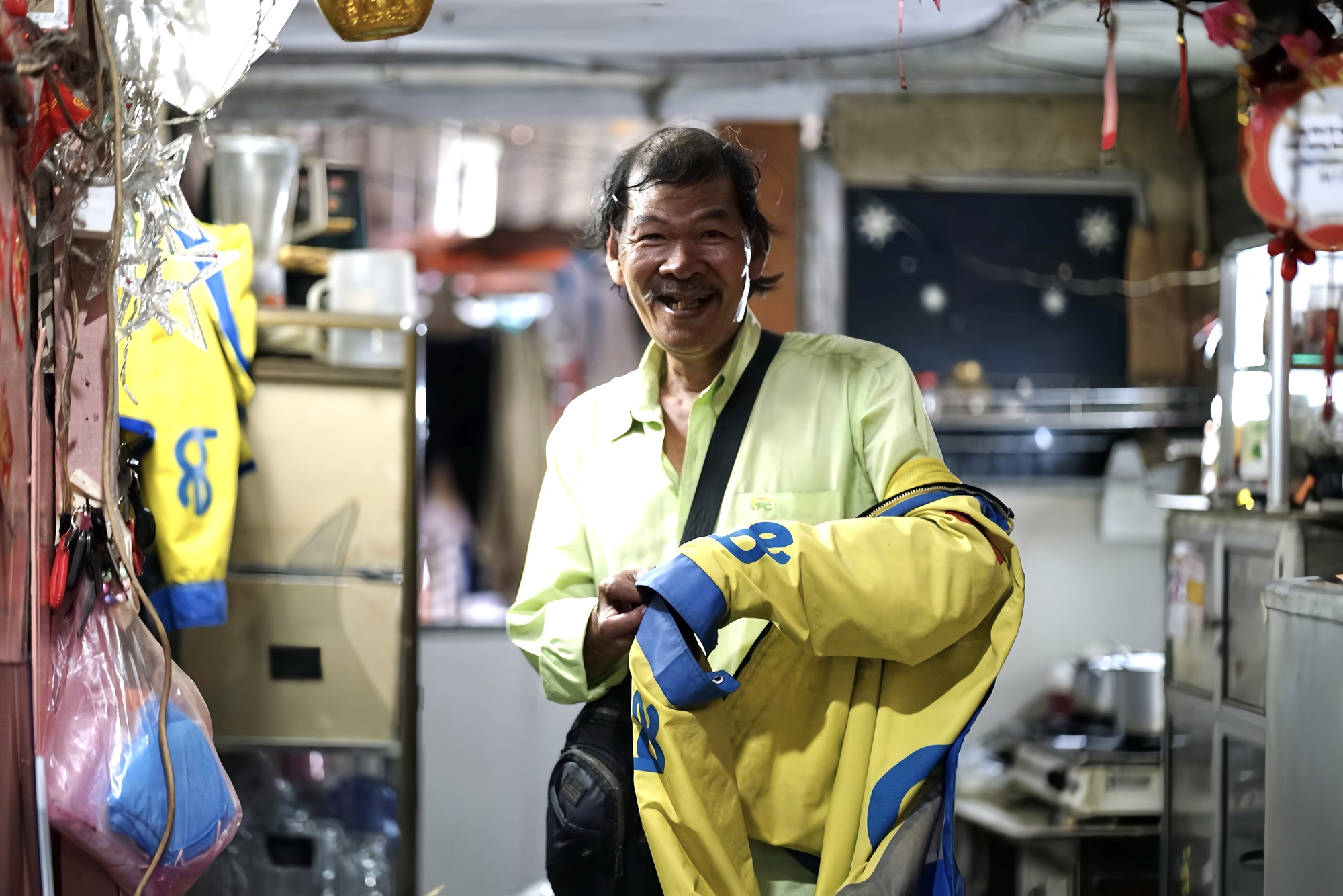 Gặp ch&uacute; xe &ocirc;m bị lan truyền sai sự thật tr&ecirc;n mạng: Tiết lộ về 2 chiếc xe PCX v&agrave; SH trong nh&agrave; - Ảnh 2.