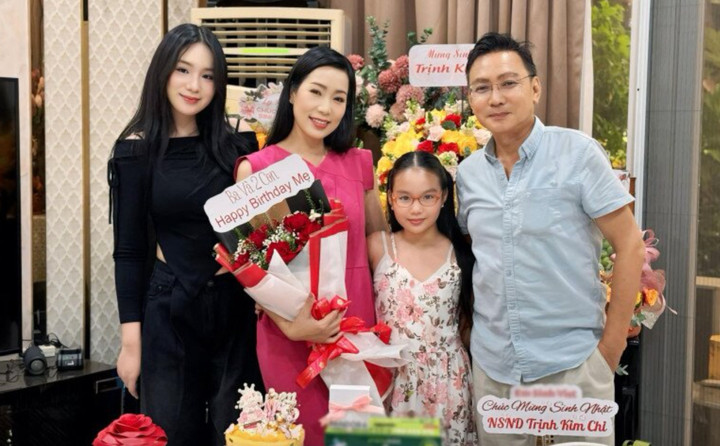 &Aacute; hậu Việt học tiến sĩ ở tuổi 54: L&agrave; gi&aacute;m đốc s&acirc;n khấu kịch, h&ocirc;n nh&acirc;n vi&ecirc;n m&atilde;n - Ảnh 4.