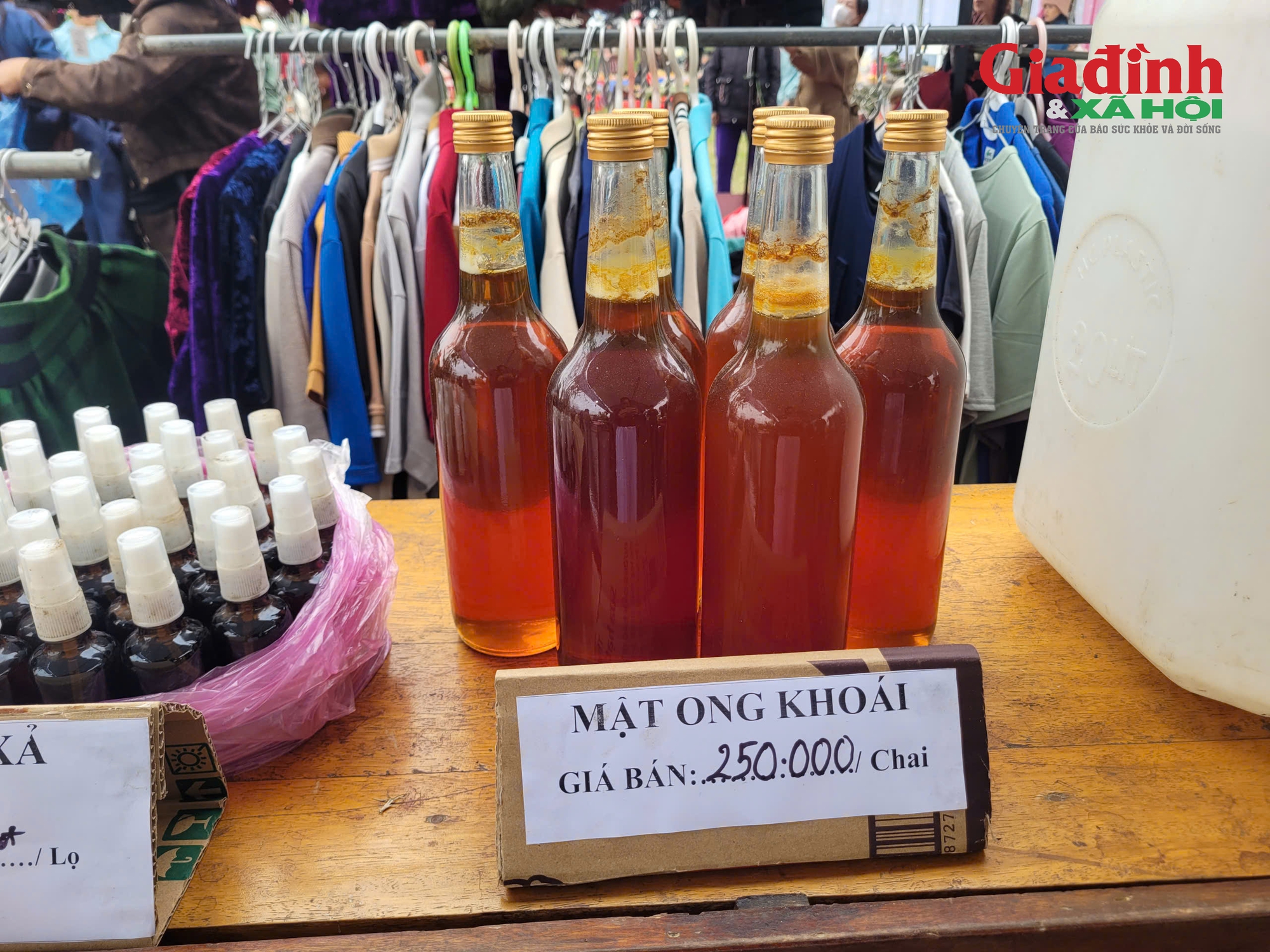 Ng&agrave;y hội chợ qu&ecirc; T&acirc;n Mỹ: Bảo vệ người ti&ecirc;u d&ugrave;ng với đặc sản gi&aacute; rẻ - Ảnh 11.