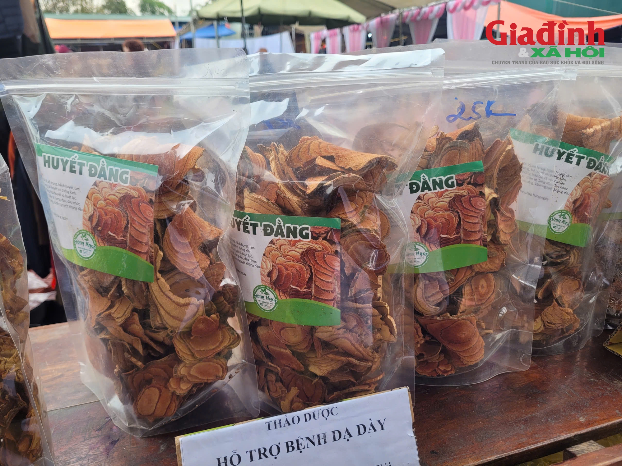 Ng&agrave;y hội chợ qu&ecirc; T&acirc;n Mỹ: Bảo vệ người ti&ecirc;u d&ugrave;ng với đặc sản gi&aacute; rẻ - Ảnh 14.