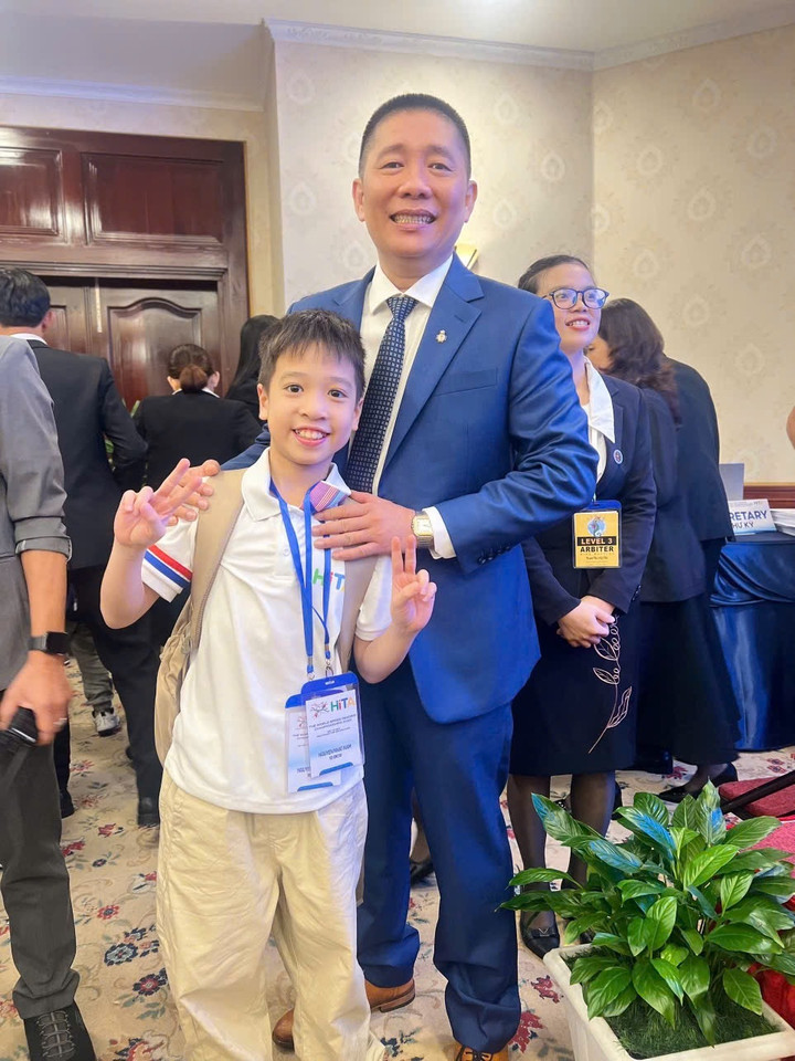 Cậu b&eacute; 10 tuổi gi&agrave;nh huy chương si&ecirc;u tr&iacute; nhớ thế giới, đọc nhanh 3.000 từ/ph&uacute;t - Ảnh 2.