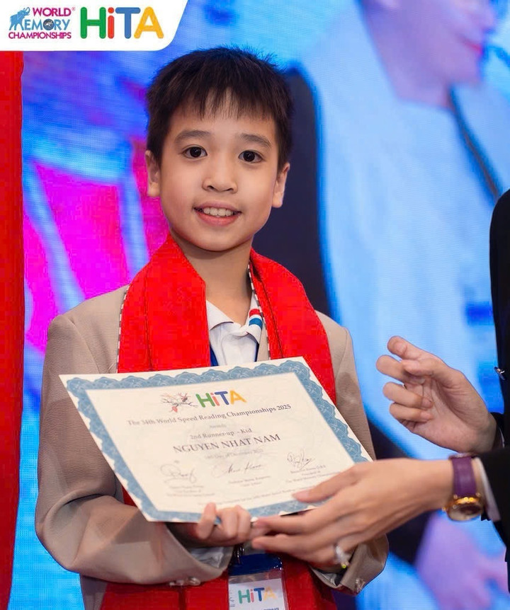 Cậu b&eacute; 10 tuổi gi&agrave;nh huy chương si&ecirc;u tr&iacute; nhớ thế giới, đọc nhanh 3.000 từ/ph&uacute;t - Ảnh 1.