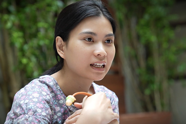 Nữ chính 'Nhà hai chủ' bật khóc vì vai diễn khó, suýt trả kịch bản cho đạo diễn - Ảnh 3. Nữ chính 'Nhà hai chủ' bật khóc vì vai diễn khó, suýt trả kịch bản cho đạo diễn - Ảnh 3.