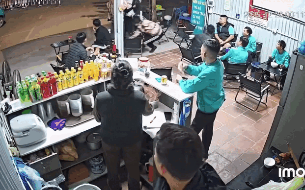 Hà Nội: Bắt giữ nhóm đối tượng tấn công dã man tại bến xe Giáp Bát - Ảnh 4. Hà Nội: Bắt giữ nhóm đối tượng tấn công dã man tại bến xe Giáp Bát - Ảnh 4.