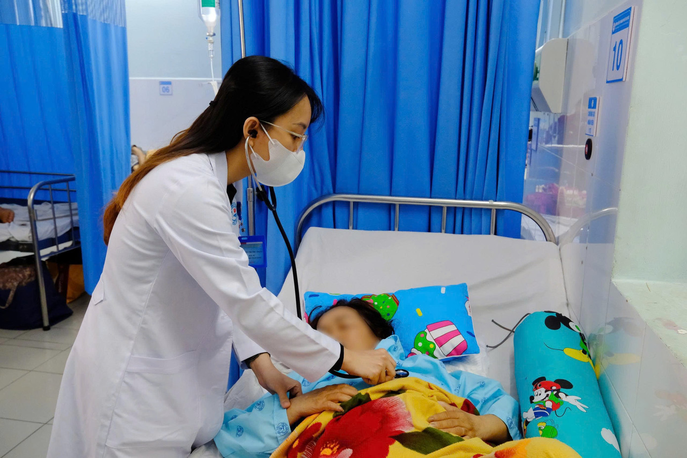 Cảnh báo xu hướng tự điều trị bệnh khiến nhiều người nguy kịch - Ảnh 1.