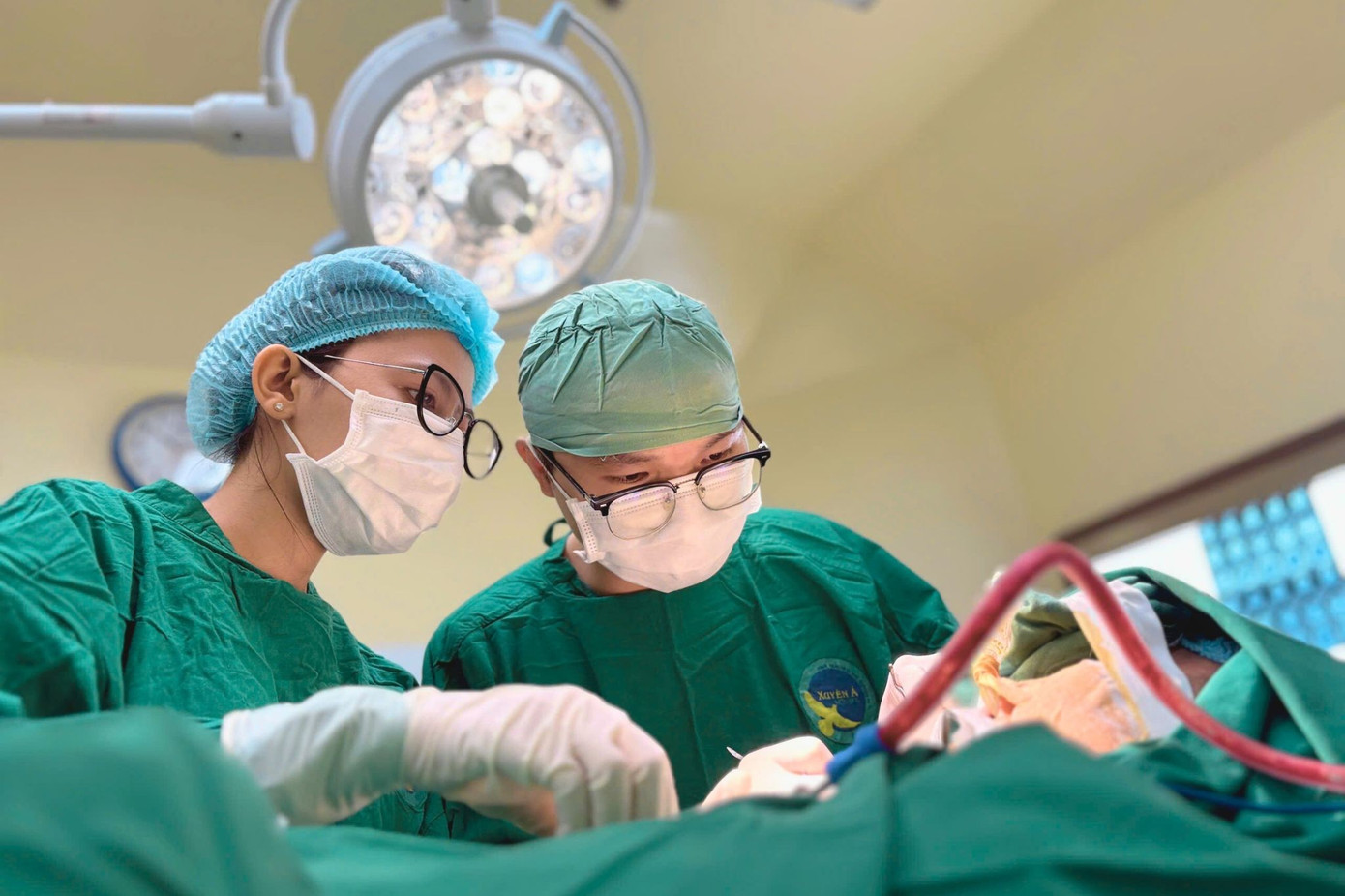 Cảnh báo xu hướng tự điều trị bệnh khiến nhiều người nguy kịch - Ảnh 2.