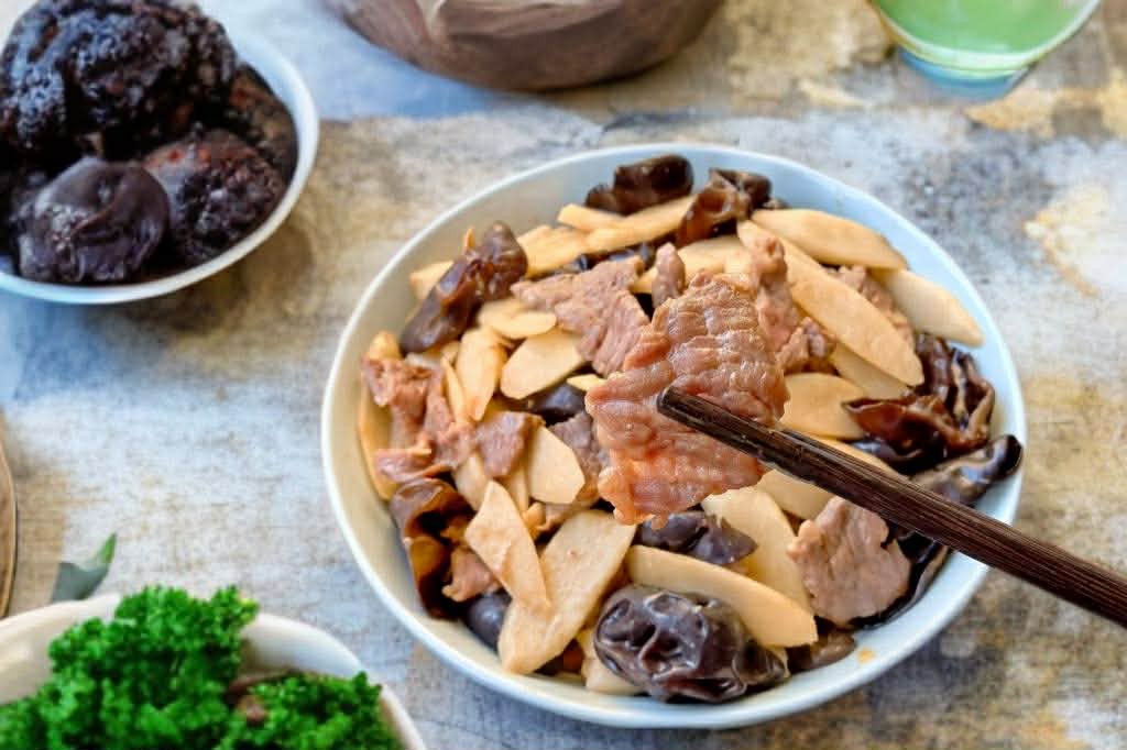 Tháng 12, hãy ăn nhiều hơn 3 món ngon từ các loại 'rau vàng' này để bổ lá lách và dạ dày, tăng cường miễn dịch - Ảnh 3.