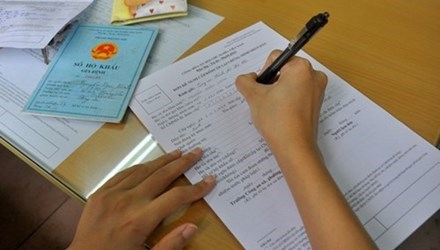 Đáp ứng đầy đủ các loại giấy tờ bắt buộc này, người dân mới được điều chỉnh thông tin về nơi cư trú - Ảnh 1.