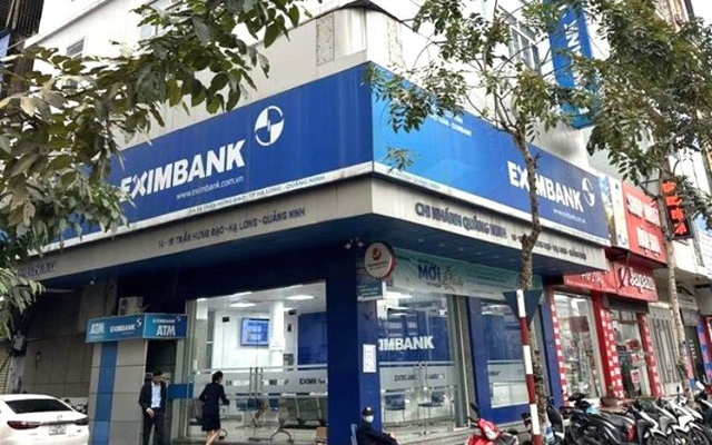 Ngân hàng thu phí tài khoản: Bảo vệ người tiêu dùng tránh bị ' móc túi ' - Ảnh 1.