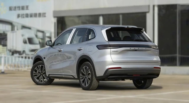 SUV cỡ nhỏ hybrid giá 353 triệu đồng sẽ bán ở Việt Nam trang bị hiện đại, siêu tiết kiệm xăng sánh ngang Kia Sonet, rẻ chỉ như Kia Morning, Hyundai Grand i10 - Ảnh 3.