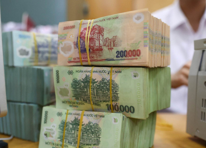 Bất ngờ ngân hàng tung lãi suất tiết kiệm 13 tháng cao tới 9% - Ảnh 2.