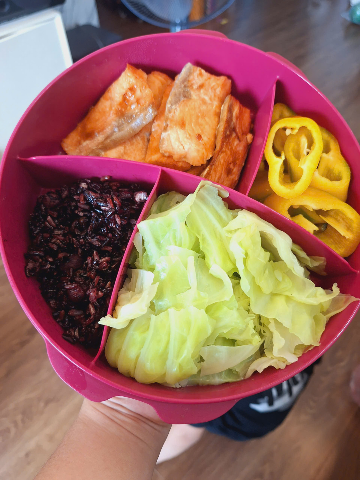 Tự nấu cơm mang đi l&agrave;m, mẹ 8X giảm 15 kg sau 9 th&aacute;ng - Ảnh 10.