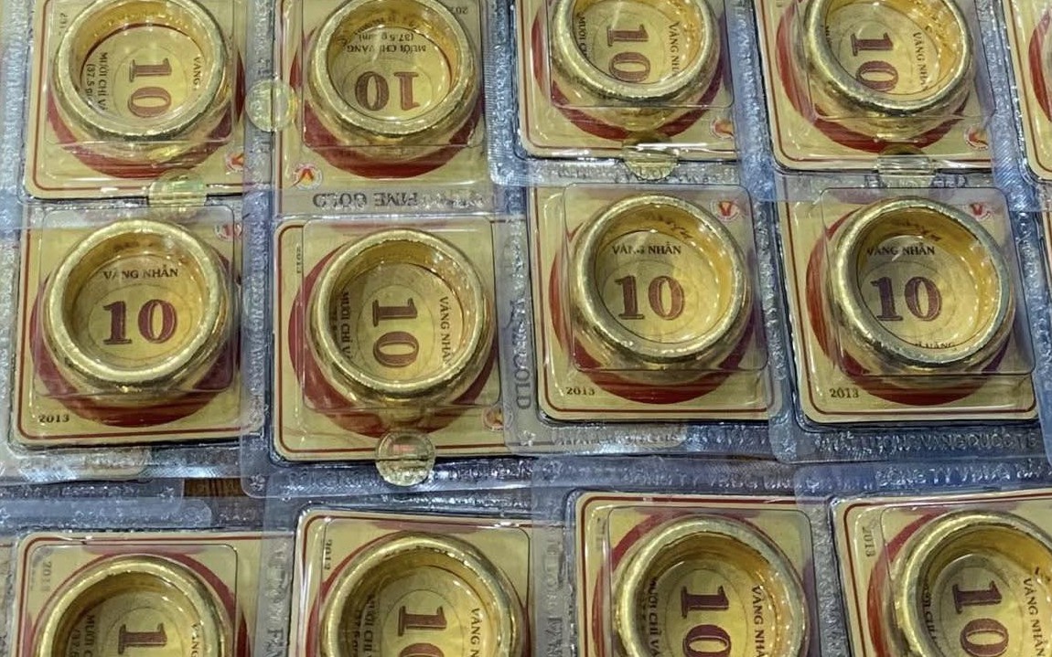 Gi&aacute; v&agrave;ng h&ocirc;m nay 31/12: V&agrave;ng miếng SJC, v&agrave;ng nhẫn Bảo T&iacute;n Minh Ch&acirc;u, Doji, Ph&uacute; Qu&yacute;, PNJ điều chỉnh ra sao?