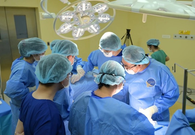 Thanh niên 25 tuổi suy thận giai đoạn cuối thừa nhận 1 sai lầm nhiều người Việt mắc phải - Ảnh 1.