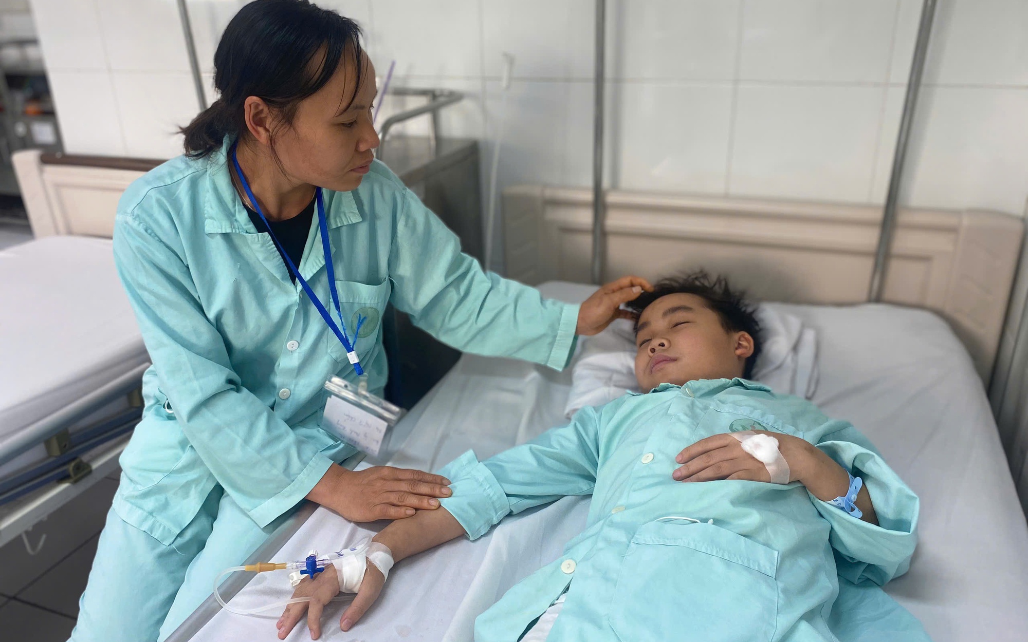 Vòng tay nhân ái hỗ trợ bé Bùi Minh Tiến vượt khó khăn bệnh tật - Ảnh 1. Vòng tay nhân ái hỗ trợ bé Bùi Minh Tiến vượt khó khăn bệnh tật - Ảnh 1.