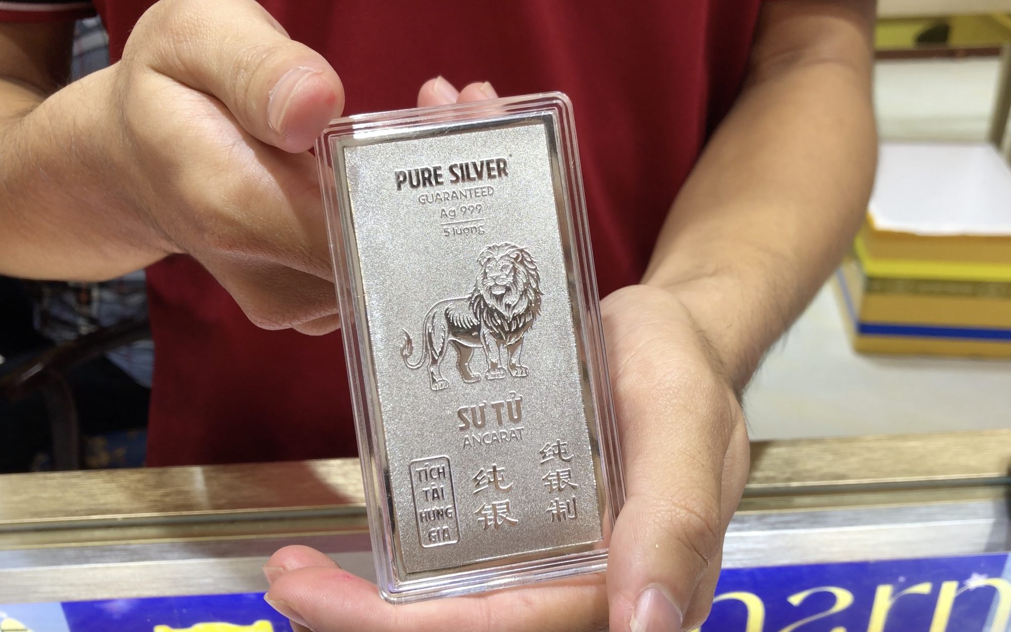 Giá bạc hôm nay 4/12: Thị trường trong nước ở ngưỡng 60,6 triệu đồng/kg