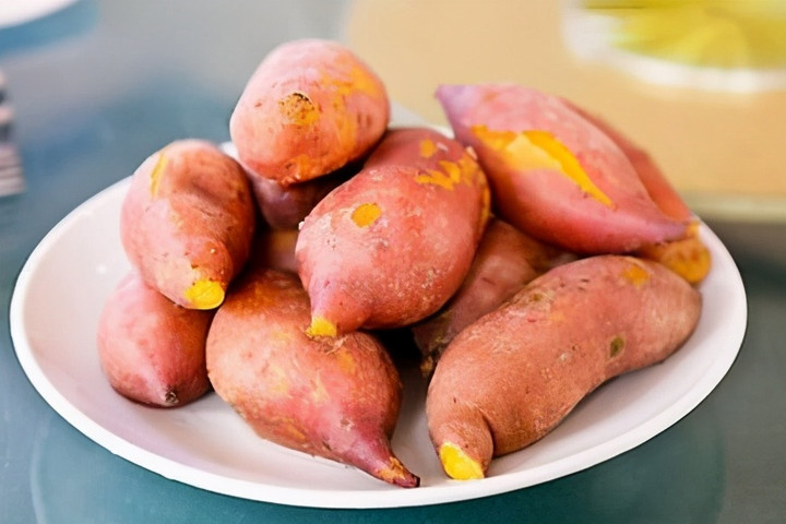 Lý do ăn khoai lang vào bữa sáng hại nhiều hơn lợi - Ảnh 1.