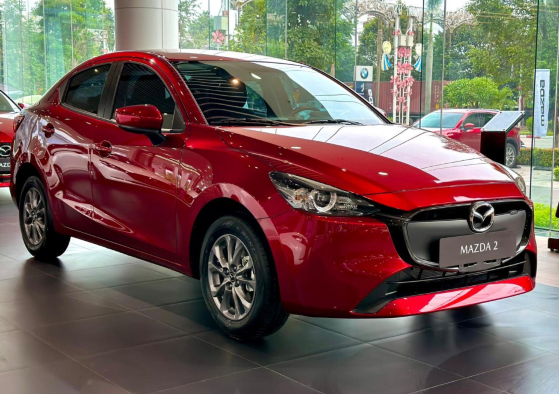 Sedan hạng B si&ecirc;u tiết kiệm xăng giảm sốc, rẻ chỉ ngang xe hạng A: KIA Soluto, Mitsubishi Attrage c&ograve;n bao nhi&ecirc;u? - Ảnh 4.