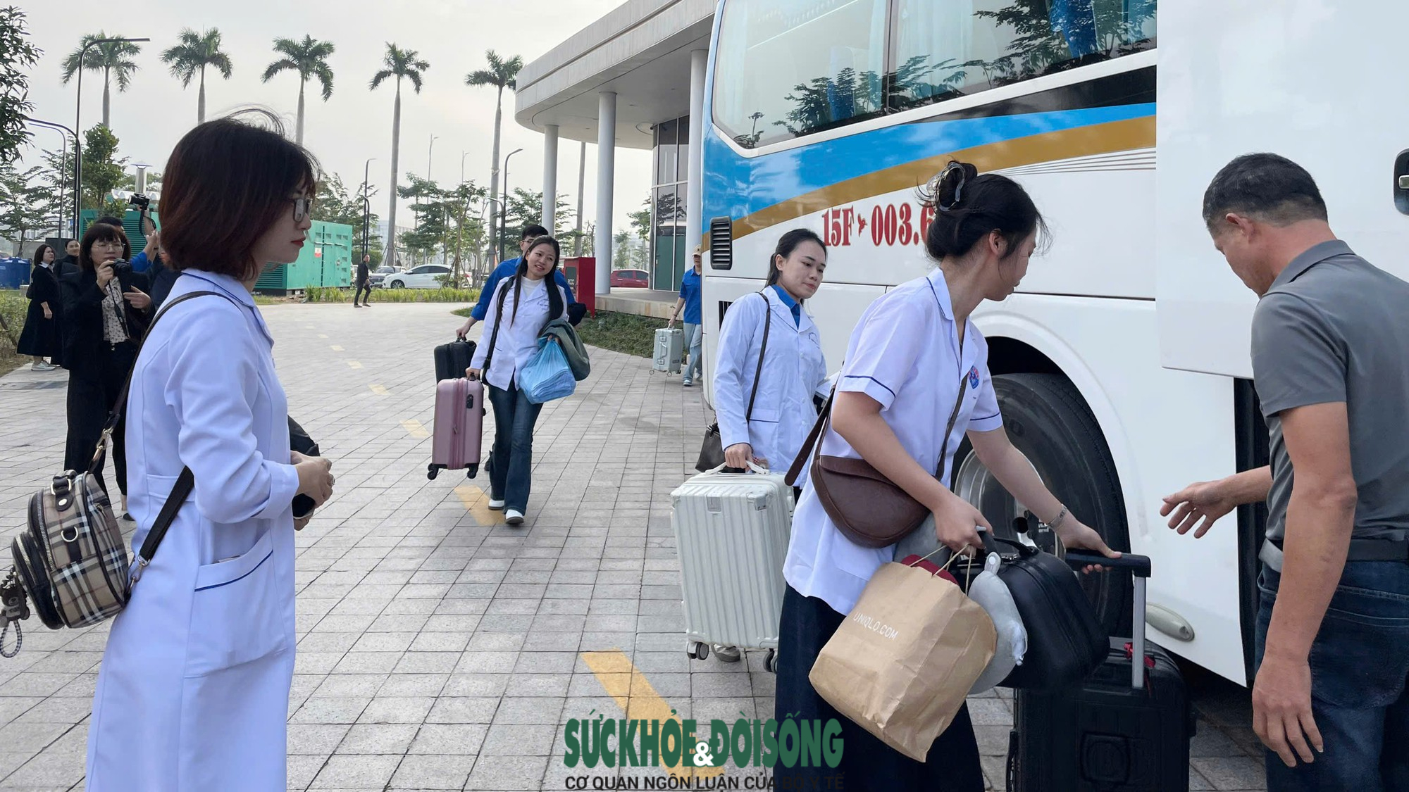 Hình ảnh lực lượng y tế Hải Phòng lên đường hỗ trợ Đắk Lắk khắc phục hậu quả mưa lũ- Ảnh 3.