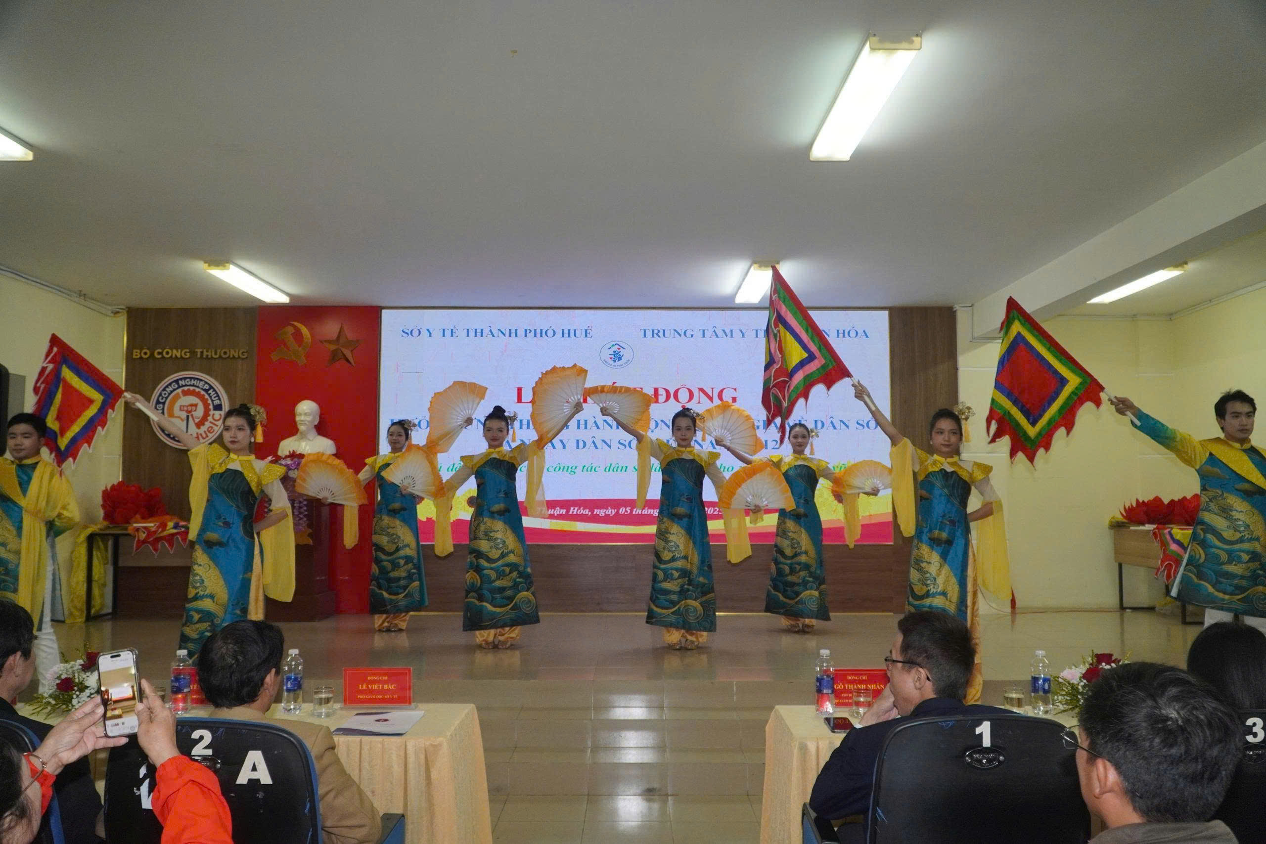 Đầu tư cho công tác dân số là đầu tư cho phát triển bền vững - Ảnh 1. Đầu tư cho công tác dân số là đầu tư cho phát triển bền vững - Ảnh 1.