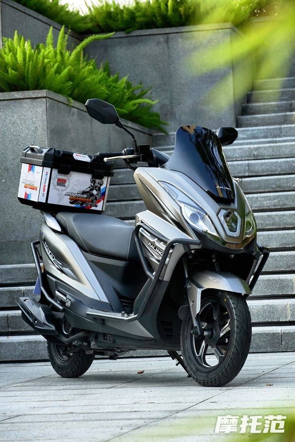 Xe ga 150cc giá 26 triệu đồng: Lựa chọn tuyệt vời cho người tiêu dùng - Ảnh 2. Xe ga 150cc giá 26 triệu đồng: Lựa chọn tuyệt vời cho người tiêu dùng - Ảnh 2.
