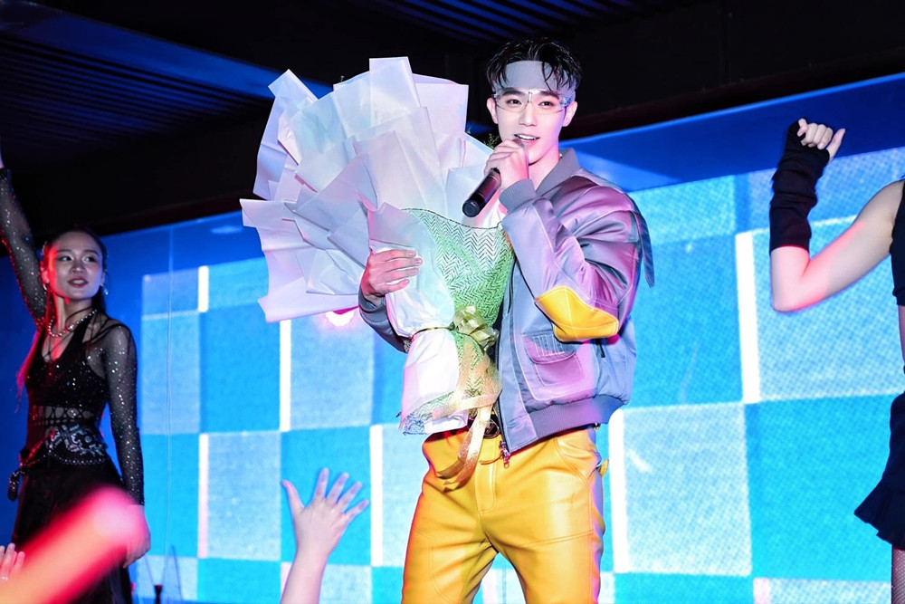 Ca sĩ cao 1m78, đẹp trai như 'nam thần' từng học cảnh s&aacute;t l&agrave; ai? - Ảnh 6.