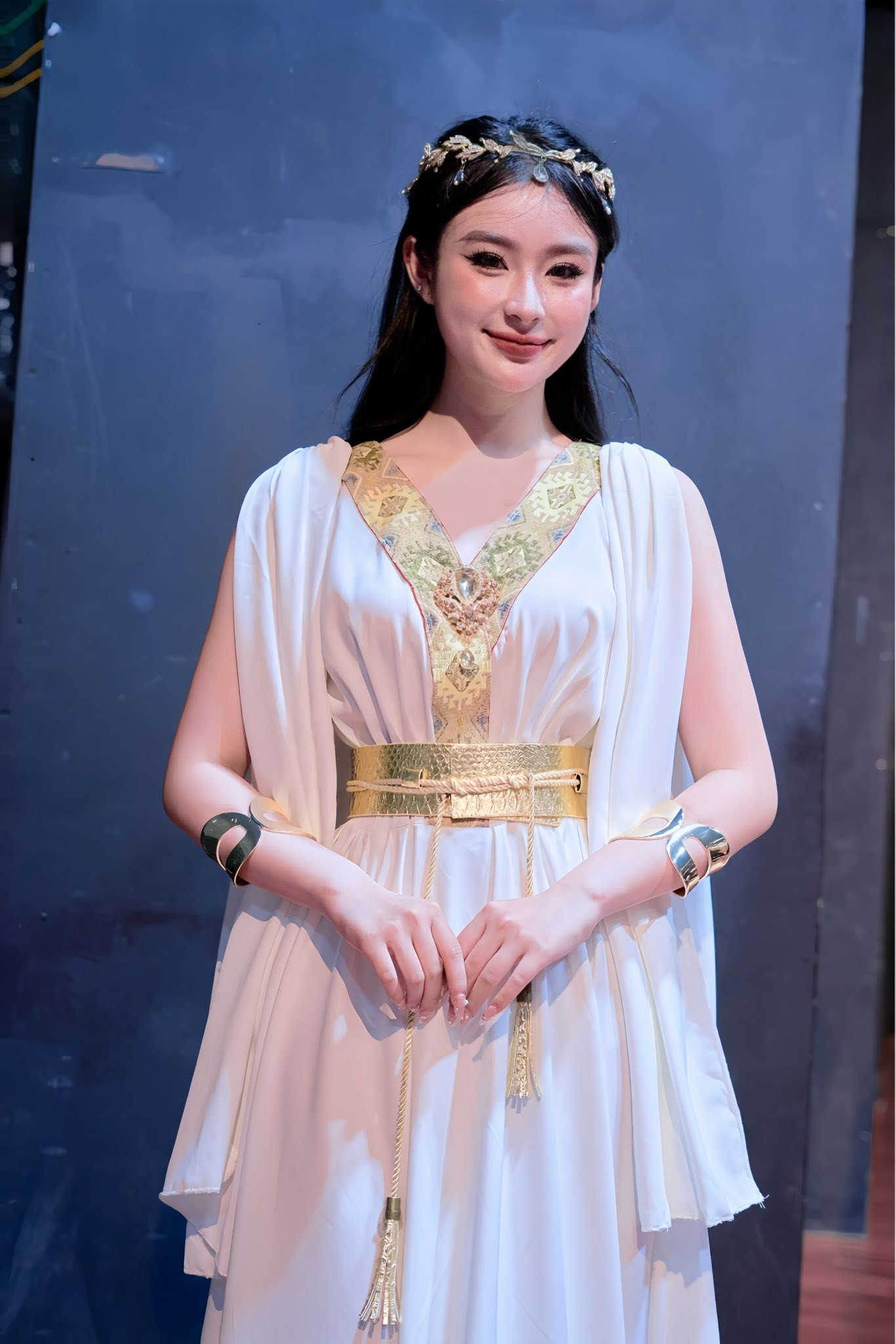 Diễn viên 21 tuổi đóng con gái ông trùm si tình trên phim VTV là ai? - Ảnh 6.