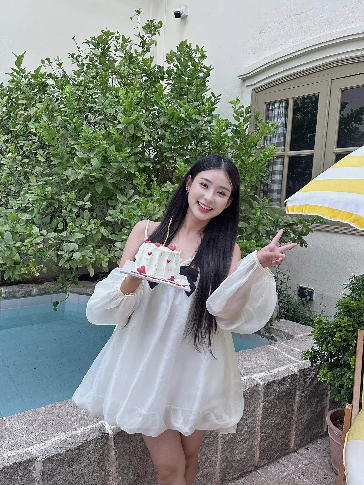 Diễn viên 21 tuổi đóng con gái ông trùm si tình trên phim VTV là ai? - Ảnh 9.