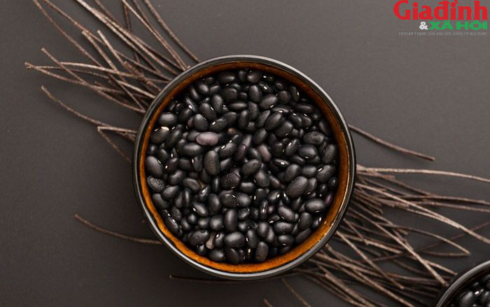 Uống nước đỗ đen m&ugrave;a h&egrave; nhất định phải biết điều n&agrave;y để kh&ocirc;ng g&acirc;y hại sức khỏe - Ảnh 3.