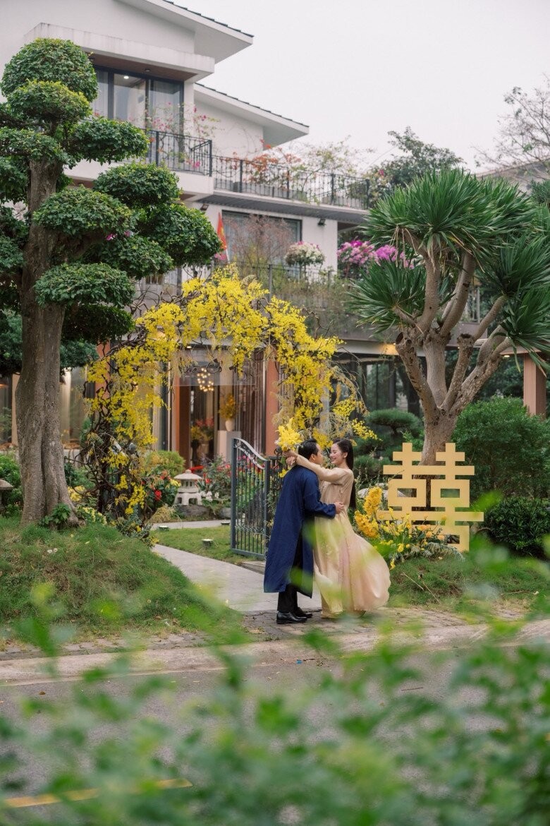 Bên trong biệt thự nhà vườn của chồng Á hậu Hương Ly: Cây cổ thụ tiền tỷ, hồ cá Koi và cầu đỏ đẹp như phim - Ảnh 3. Bên trong biệt thự nhà vườn của chồng Á hậu Hương Ly: Cây cổ thụ tiền tỷ, hồ cá Koi và cầu đỏ đẹp như phim - Ảnh 3.