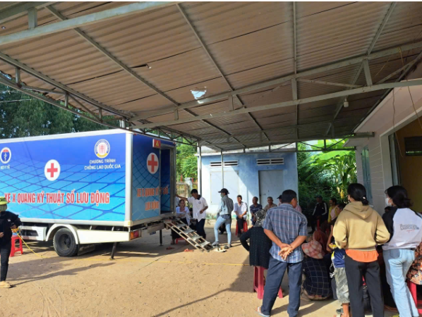 Thẻ BHYT - 'Lá chắn' còn bỏ quên ở nhiều vùng đồng bào dân tộc thiểu số - Ảnh 1. Thẻ BHYT - 'Lá chắn' còn bỏ quên ở nhiều vùng đồng bào dân tộc thiểu số - Ảnh 1.