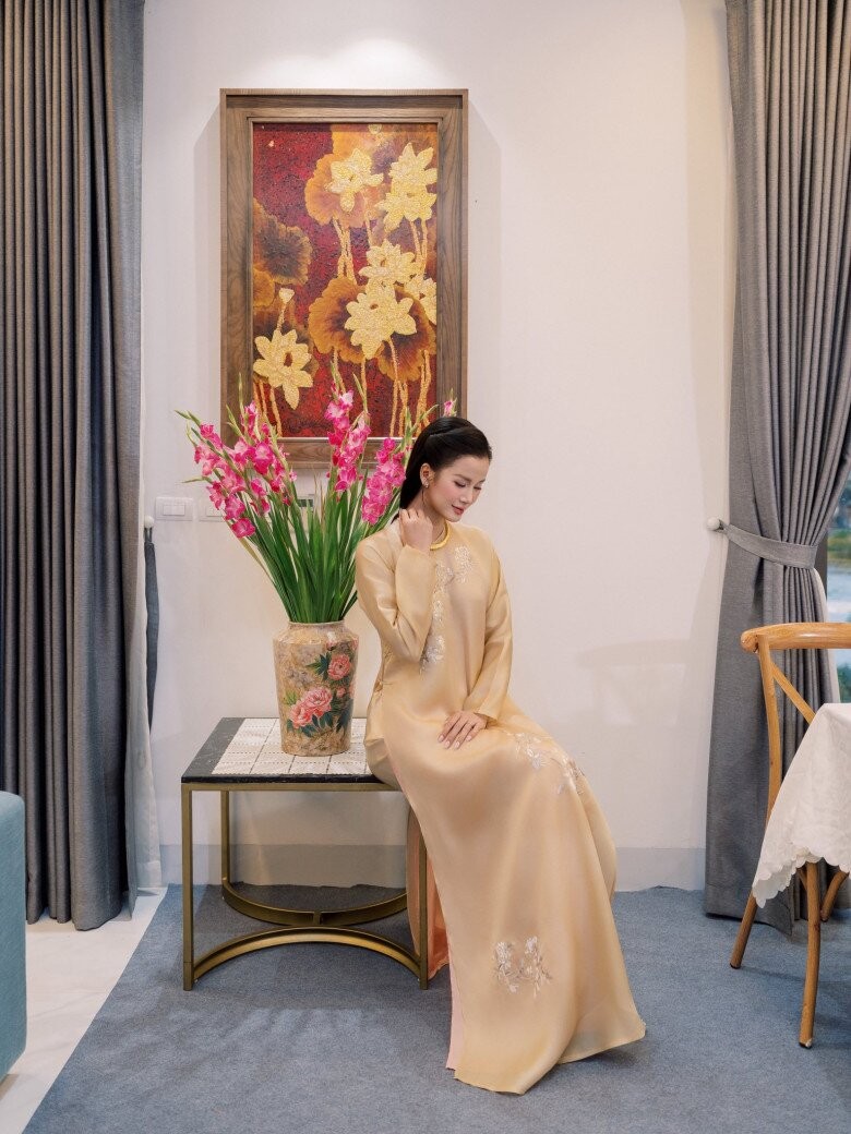 Bên trong biệt thự nhà vườn của chồng Á hậu Hương Ly: Cây cổ thụ tiền tỷ, hồ cá Koi và cầu đỏ đẹp như phim - Ảnh 10. Bên trong biệt thự nhà vườn của chồng Á hậu Hương Ly: Cây cổ thụ tiền tỷ, hồ cá Koi và cầu đỏ đẹp như phim - Ảnh 10.