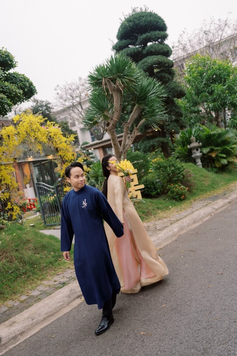 Bên trong biệt thự nhà vườn của chồng Á hậu Hương Ly: Cây cổ thụ tiền tỷ, hồ cá Koi và cầu đỏ đẹp như phim - Ảnh 2. Bên trong biệt thự nhà vườn của chồng Á hậu Hương Ly: Cây cổ thụ tiền tỷ, hồ cá Koi và cầu đỏ đẹp như phim - Ảnh 2.