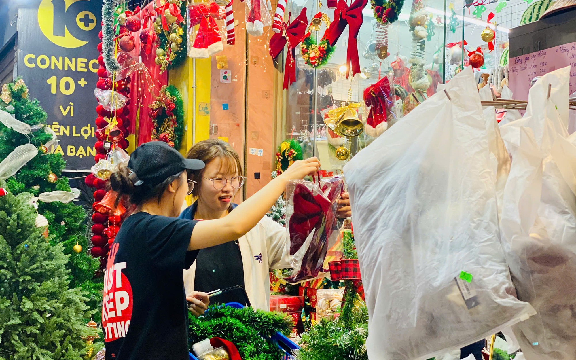 Ô nhiễm không khí lên mức báo động, máy lọc không khí LG, Sharp, Cuckoo, Coway, Daikin…bất ngờ được ‘săn lùng’ - Ảnh 8. Ô nhiễm không khí lên mức báo động, máy lọc không khí LG, Sharp, Cuckoo, Coway, Daikin…bất ngờ được ‘săn lùng’ - Ảnh 8.