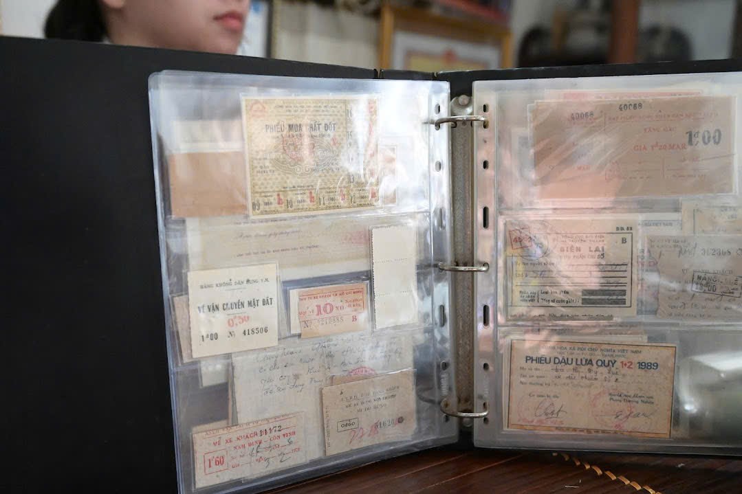 Người đàn ông Ninh Bình sưu tầm 700 đồng tiền xưa trong suốt 30 năm - Ảnh 5. Người đàn ông Ninh Bình sưu tầm 700 đồng tiền xưa trong suốt 30 năm - Ảnh 5.