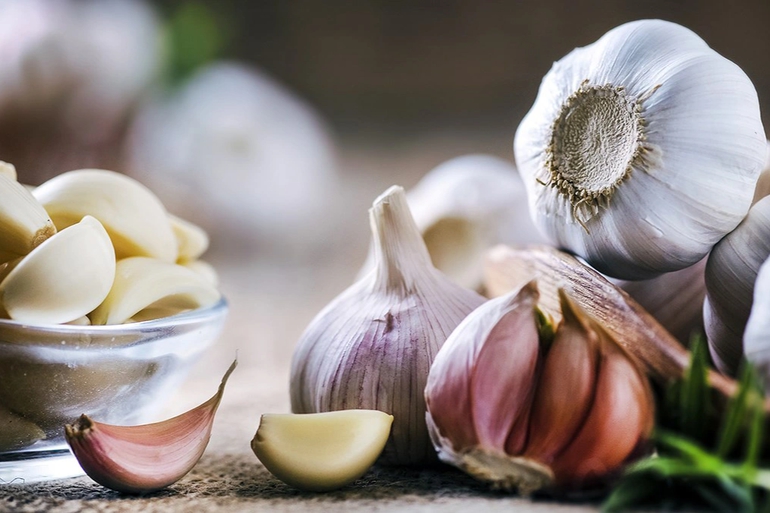 Tế bào ung thư 'sợ' nhất 5 thực phẩm rẻ tiền này, người Việt tăng cường ăn để ngừa bệnh, kéo dài tuổi thọ - Ảnh 2.