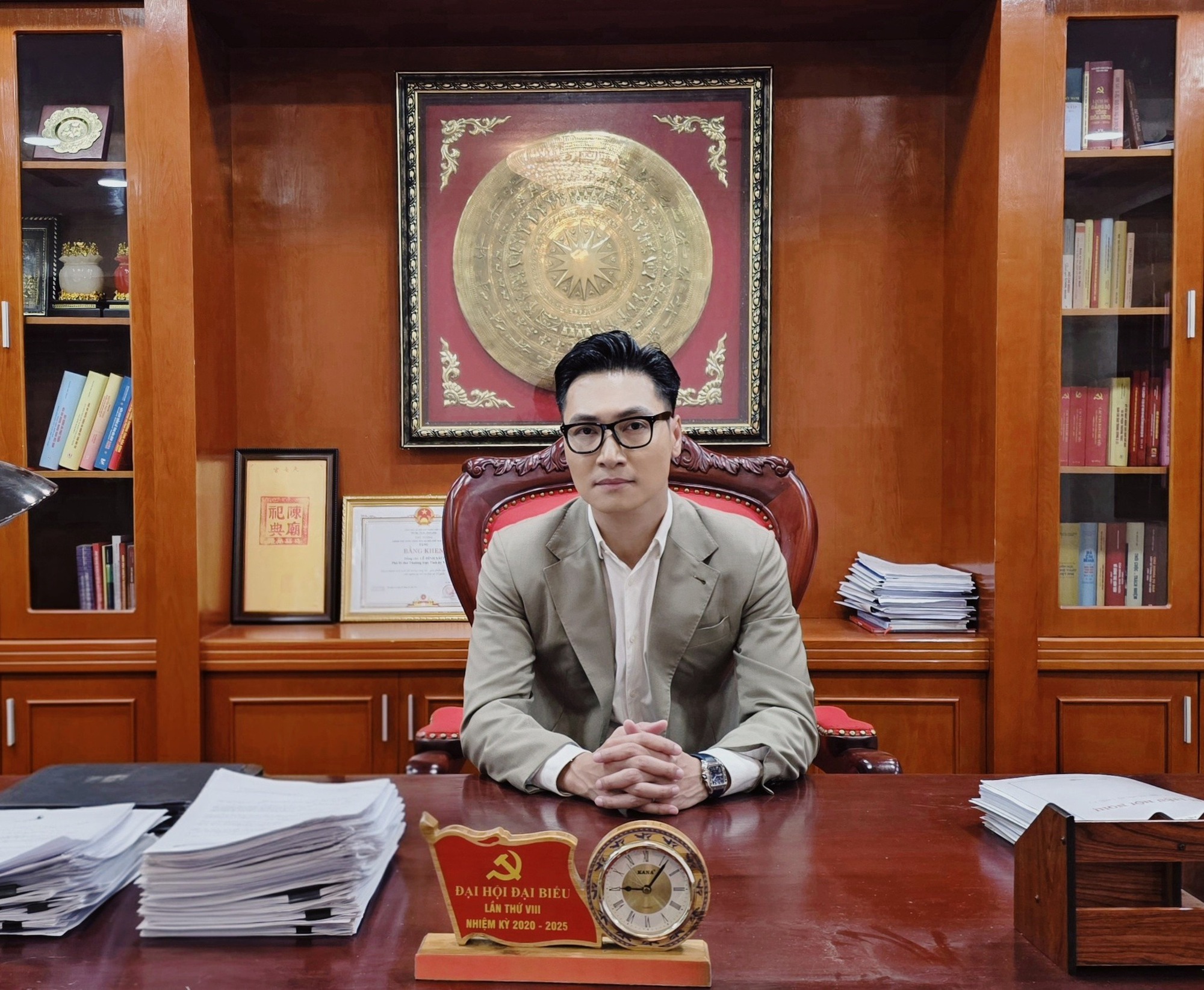 Diễn viên Mạnh Trường hé lộ nhân vật Triển bí ẩn trong phim Lằn ranh - Ảnh 2. Diễn viên Mạnh Trường hé lộ nhân vật Triển bí ẩn trong phim Lằn ranh - Ảnh 2.