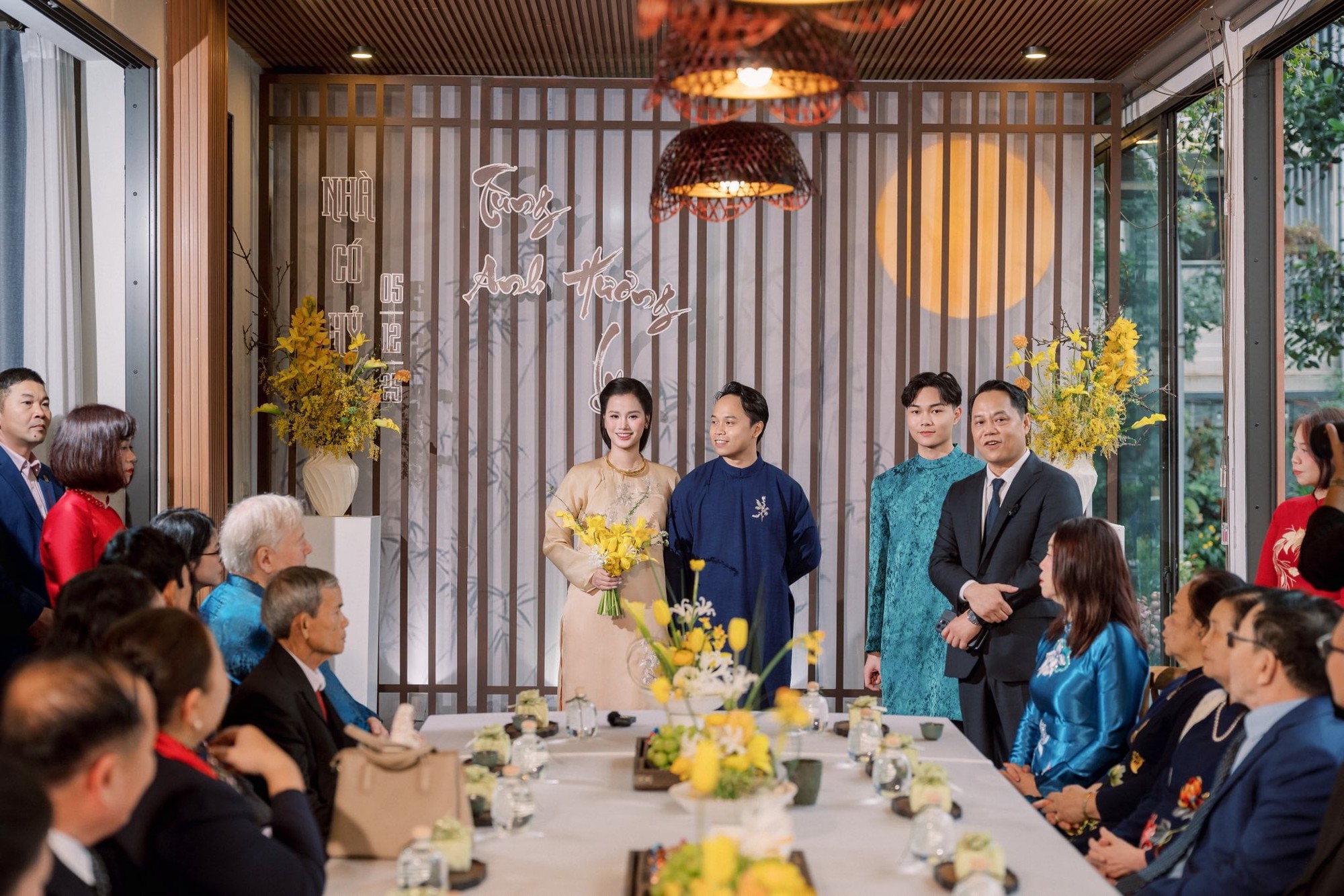 Bên trong biệt thự nhà vườn của chồng Á hậu Hương Ly: Cây cổ thụ tiền tỷ, hồ cá Koi và cầu đỏ đẹp như phim - Ảnh 3. Bên trong biệt thự nhà vườn của chồng Á hậu Hương Ly: Cây cổ thụ tiền tỷ, hồ cá Koi và cầu đỏ đẹp như phim - Ảnh 3.