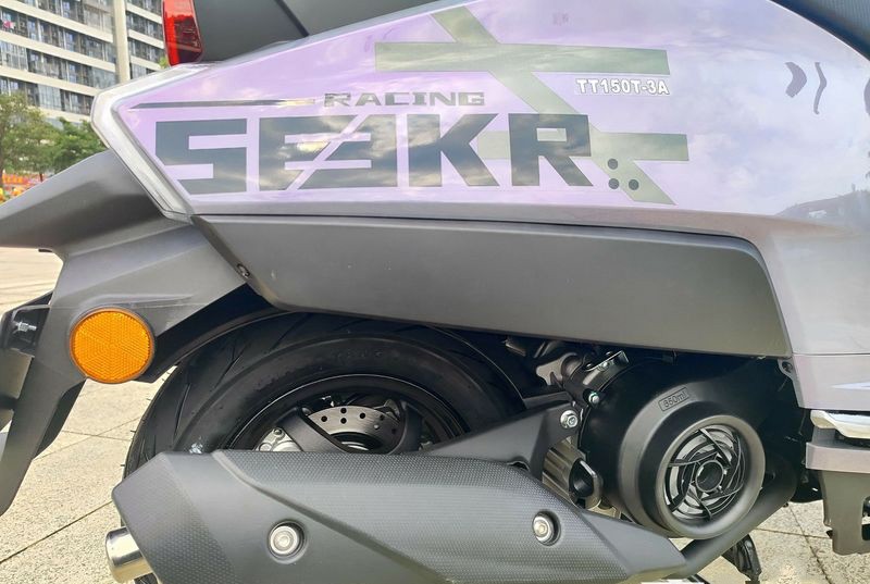 Xe ga 150cc giá 22 triệu đồng đẹp hiện đại, trang bị chẳng kém SH Mode, rẻ hơn cả Vision, chỉ ngang xe số Wave Alpha khuấy đảo thị trường - Ảnh 6. Xe ga 150cc giá 22 triệu đồng đẹp hiện đại, trang bị chẳng kém SH Mode, rẻ hơn cả Vision, chỉ ngang xe số Wave Alpha khuấy đảo thị trường - Ảnh 6.