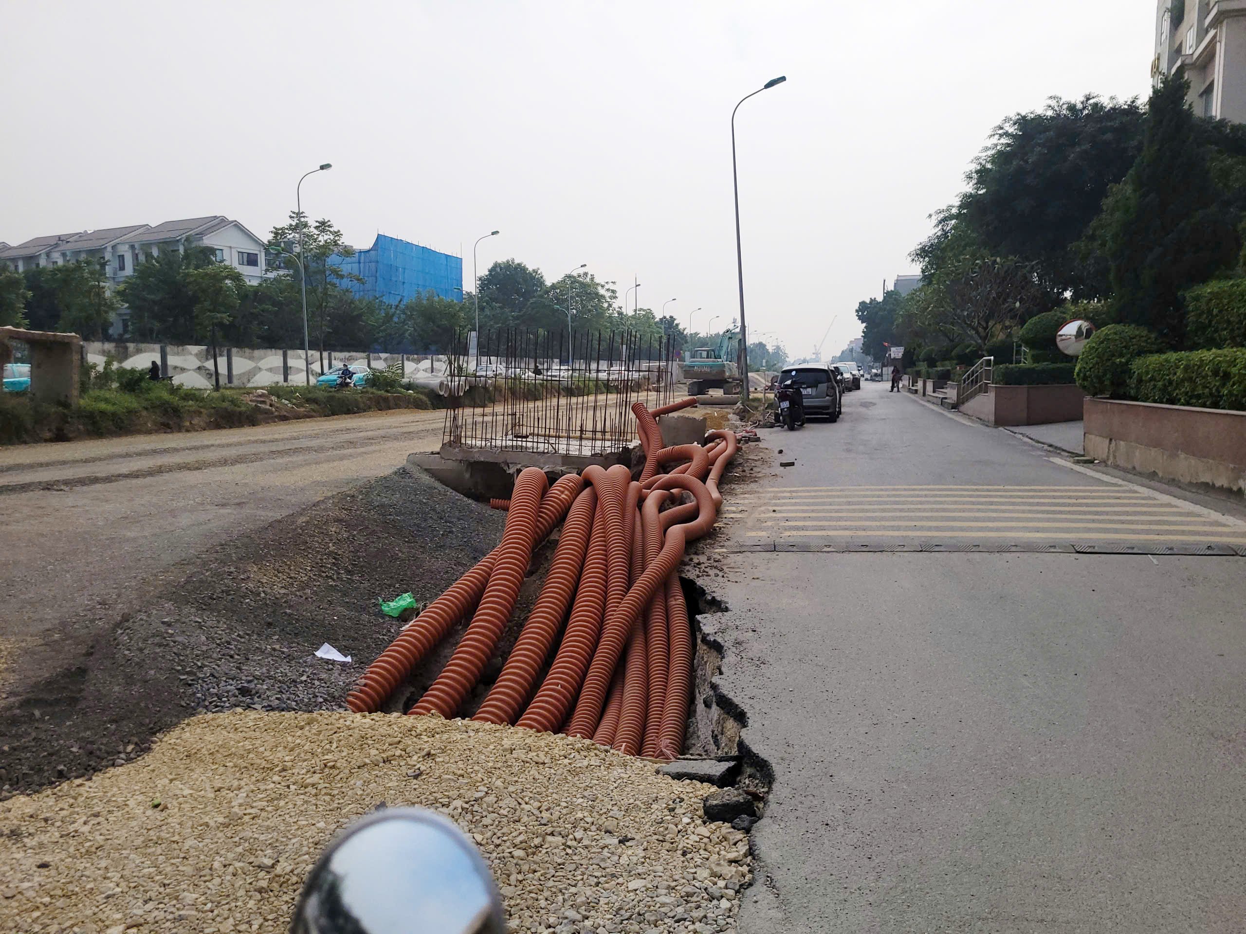 Cận cảnh bẫy nguy hiểm tại dự án 370 tỷ ở Hà Nội - Ảnh 5. Cận cảnh bẫy nguy hiểm tại dự án 370 tỷ ở Hà Nội - Ảnh 5.