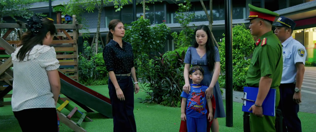 Bà Ánh diễn viên múa ngày đầu làm giúp việc đã gây họa phải lên đồn công an - Ảnh 3. Gia đình trái dấu - Tập 4: Vợ 'công chúa' vừa đi làm giúp việc đã gây họa - Ảnh 5.